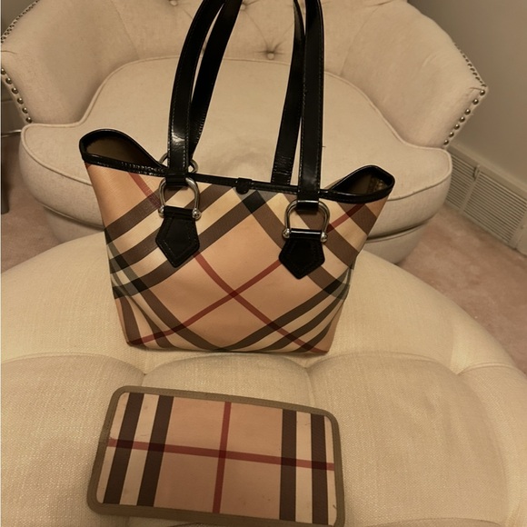Burberry Tan/Black/Red Plaid CanvasTote Black Patent Leather Silver9.5”x9.5”x5” - Picture 4 of 17